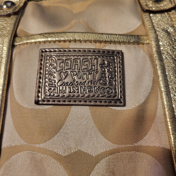 Gold Coach Purse - Picture 10 of 11